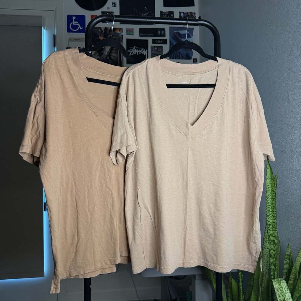Bundle of 2 Aerie Women's Beige V-Neck Short Sleeve Casual T-Shirt